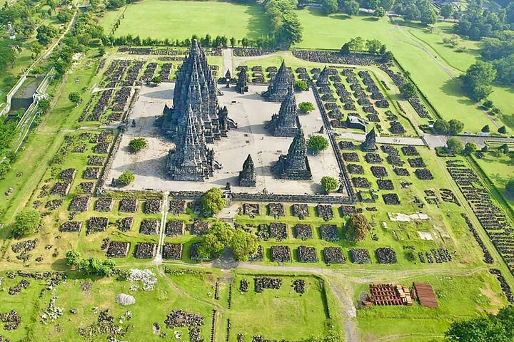 From Port Semarang : Private Yogyakarta Tour Borobudur Temple