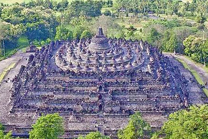 From Port Semarang : Private Yogyakarta Tour Borobudur Temple