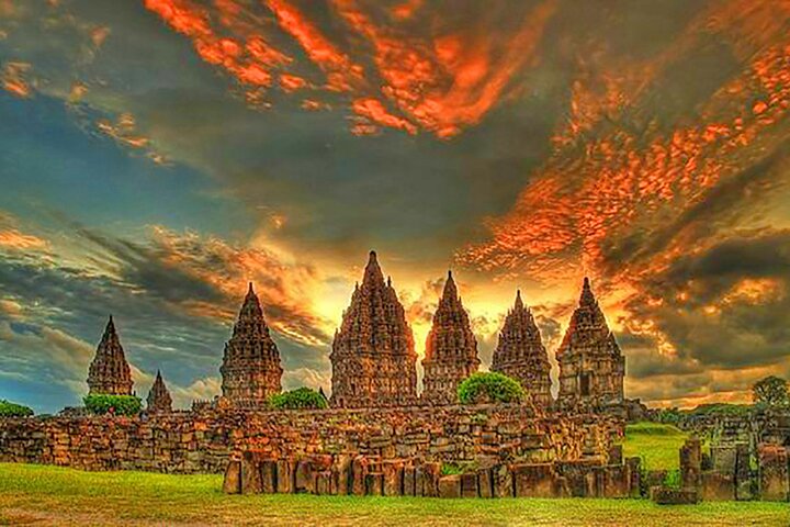 From Port Semarang : Private Yogyakarta Tour Borobudur Temple