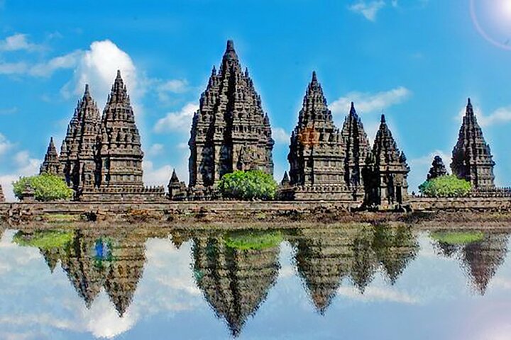 From Port Semarang : Private Yogyakarta Tour Borobudur Temple