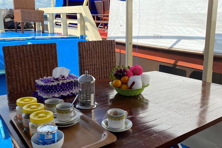 3 Days Deluxe Cabin Houseboat Orangutan Tanjung Puting