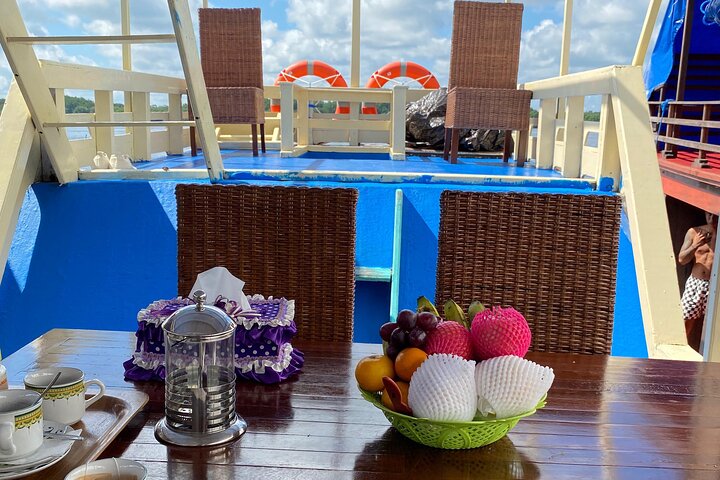 3 Days Deluxe Cabin Houseboat Orangutan Tanjung Puting