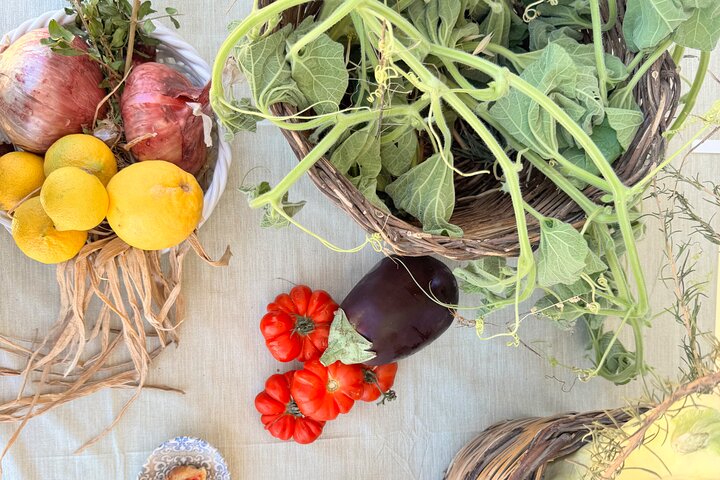 Cooking class in a villa with Palermo view