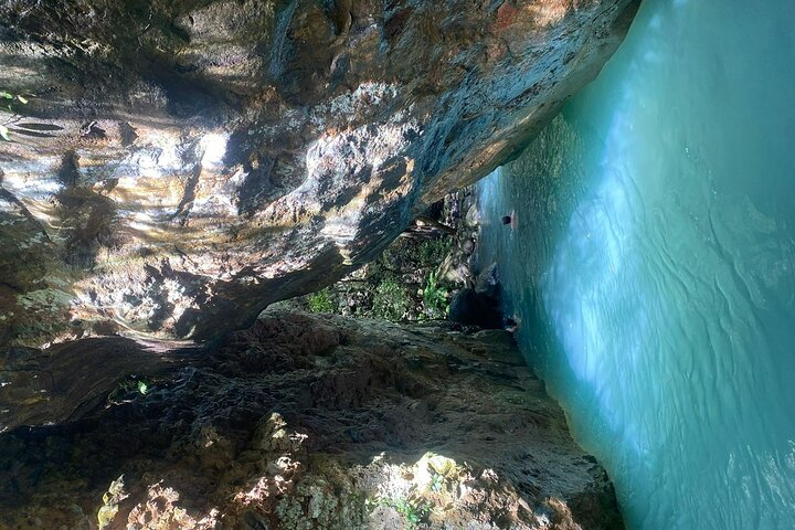 La Leona Waterfall Adventure Hike & Hidden Cave Experience