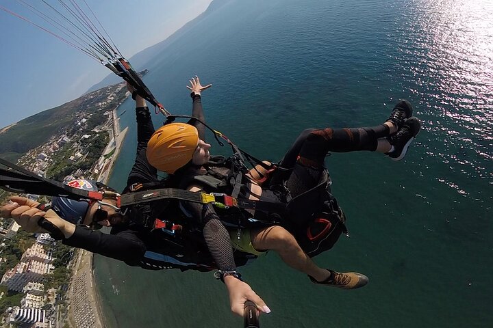 Paragliding in Vlore