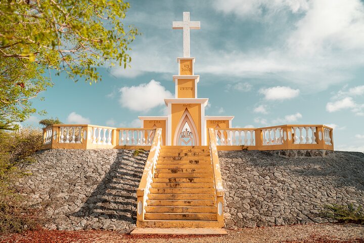 4 hour Individual Island Tour for 1 to 12 persons