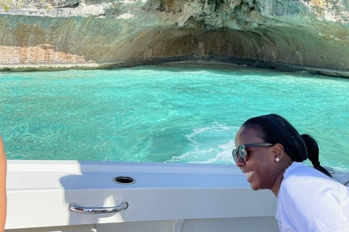 Crystal Bay Exuma Private Boat Tours & Fishing Charters