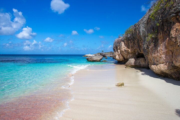 4 hour Individual Island Tour for 1 to 12 persons