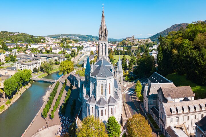 Lourdes Must-see Sites and Sanctuary Private Guided Tour