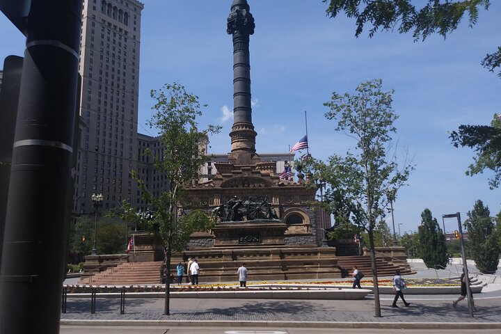 Walking tour of Cleveland