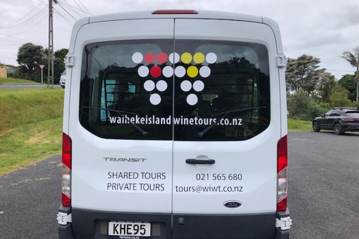 PREMIUM WINE tasting = Waiheke Island Wine Tours MAX 11 clients !