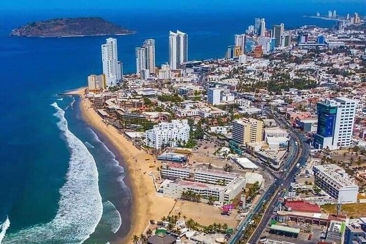 Mazatlan van for hire at cruise terminal – Bilingual Driver Incl.
