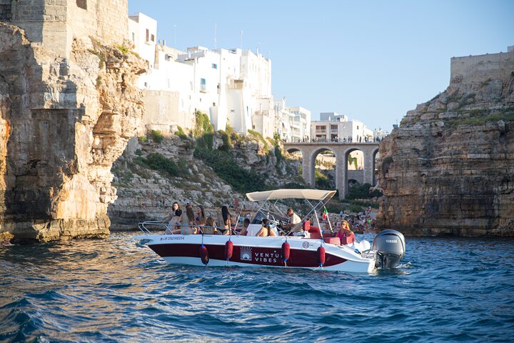 Monopoli Shared 2.5-Hour Boat Experience with Local Aperitif