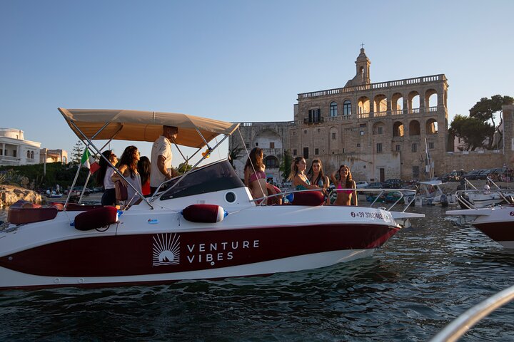 Monopoli Shared 2.5-Hour Boat Experience with Local Aperitif