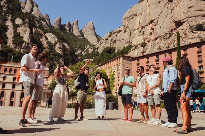 Montserrat & Cogwheel Train, Gourmet Wine Tasting & Tapas/Lunch