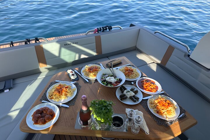 Private Caldera Cruise with Motor Yacht in Santorini