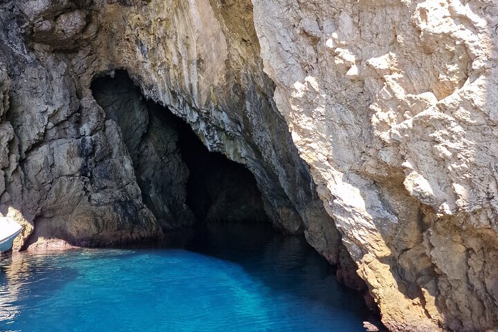 BLUE CAVE & 5 islands tour from Hvar
