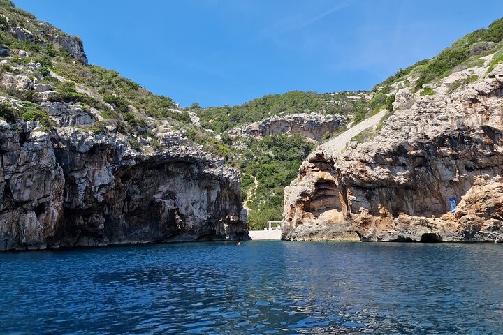 BLUE CAVE & 5 islands tour from Hvar