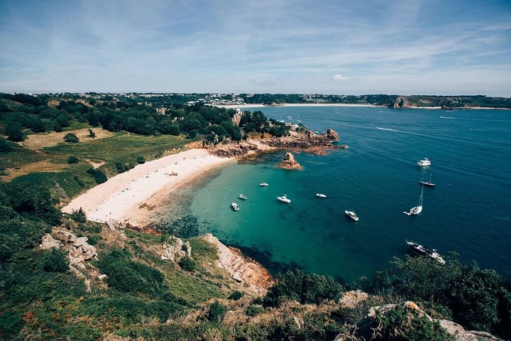 Jersey Island Road Trip Guidebook-St Helier, St Ouens Bay & Coast