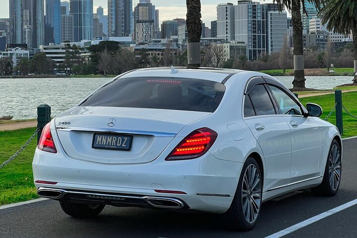 Luxury Airport Transfers & Private Car Services in Melbourne