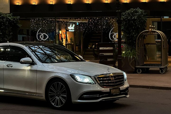 Luxury Airport Transfers & Private Car Services in Melbourne