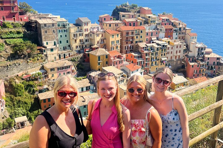 Manarola Wine Tasting Experience with Maria