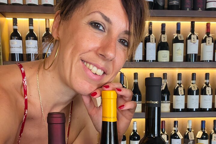 Manarola Wine Tasting Experience with Maria