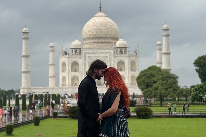 Same day Taj Mahal memorable Agra tour from Delhi