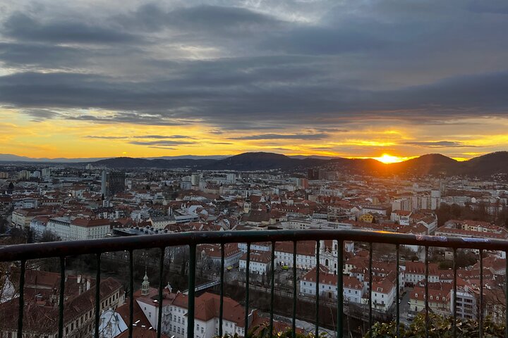 Graz Funicular Ride and Schlossberg Picnic Experience