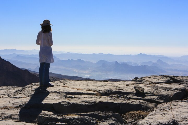 Nizwa and Oman's Grand Canyon: Full-Day Adventure