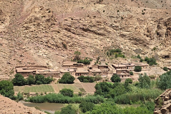Roses Valley to Mgoune Valley Trek in kelaat magouna