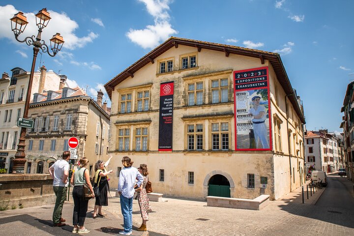 Private Guided Tour to Discover Bayonne