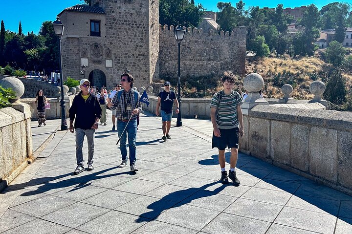 From Madrid: Toledo & Segovia Day Tour with Lunch & Tickets