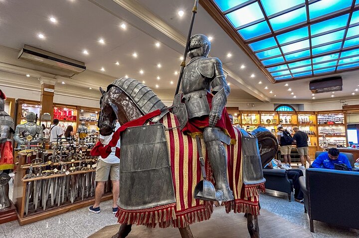 From Madrid: Toledo & Segovia Day Tour with Lunch & Tickets