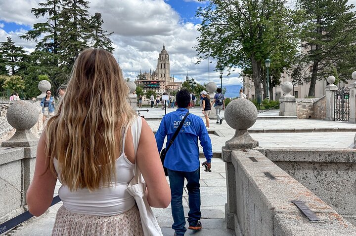 From Madrid: Toledo & Segovia Day Tour with Lunch & Tickets