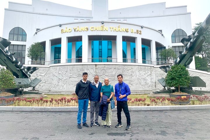Hanoi City Tour: Private Half-Day Customized with Train Street