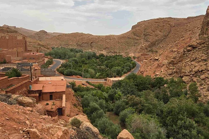 Hike & Overnight With Nomads Families