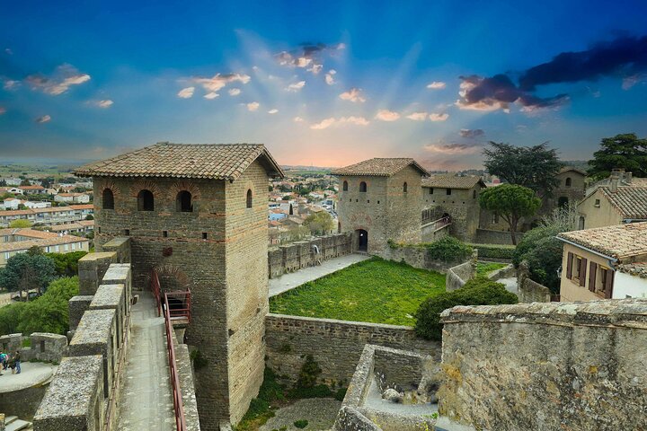 Carcassonne Walking Tour with Audioguide on Your Smartphone