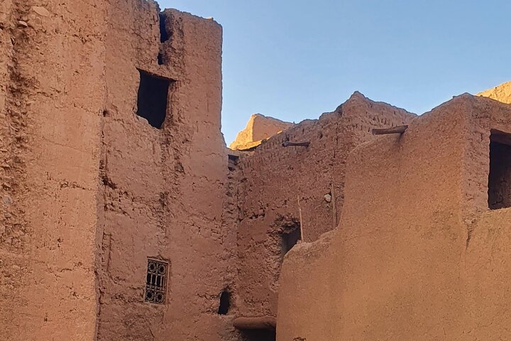 Dades Gorge - Roses Valley -1000 Kasbah ruins Trek