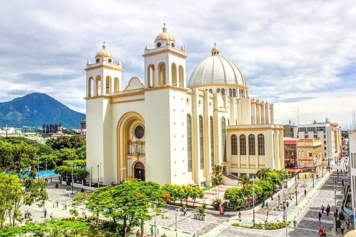 San Salvador Layover City Sightseeing Tour