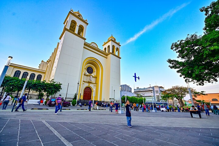 San Salvador Layover City Sightseeing Tour