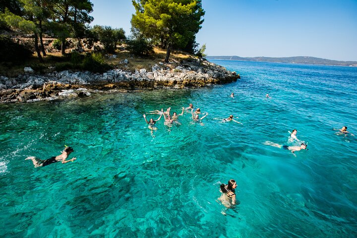 Full-Day Catamaran Cruise to Hvar & Pakleni Islands with Food and free Drinks