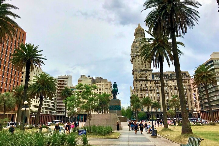 Montevideo in Style: Private City Tour for Cruise Passengers