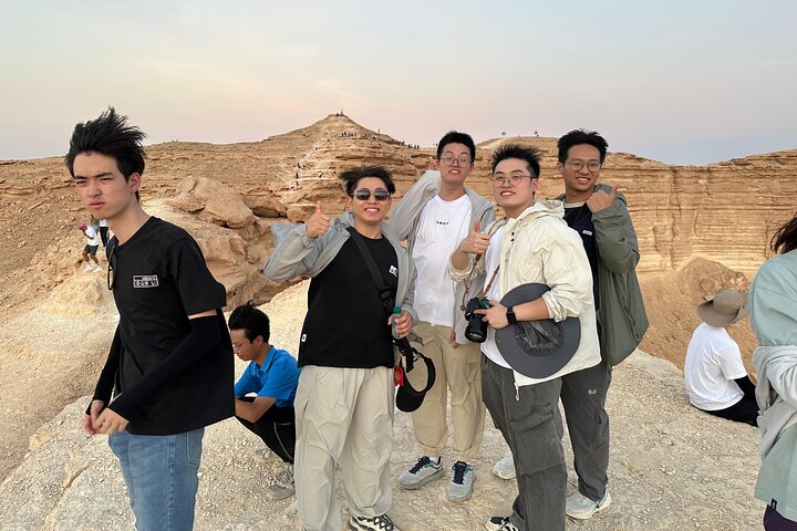 Edge of the World Riyadh Tour with Camel Ride, Bat Cave & Dinner
