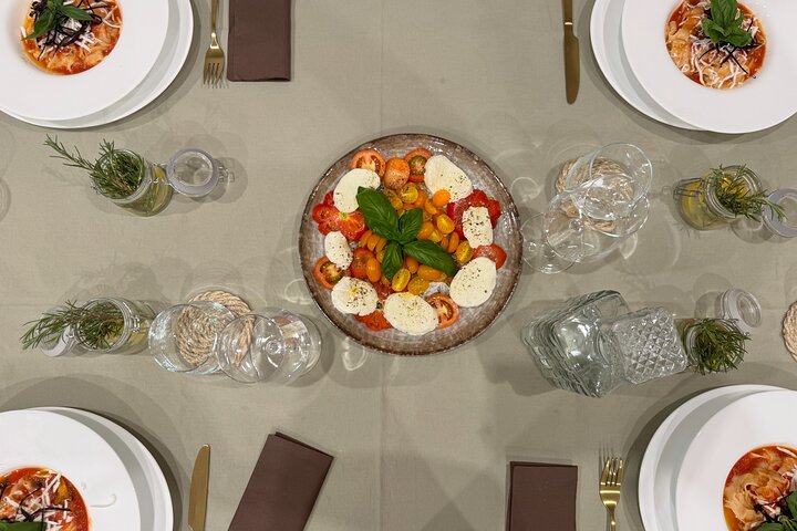Cooking class in a villa with Palermo view