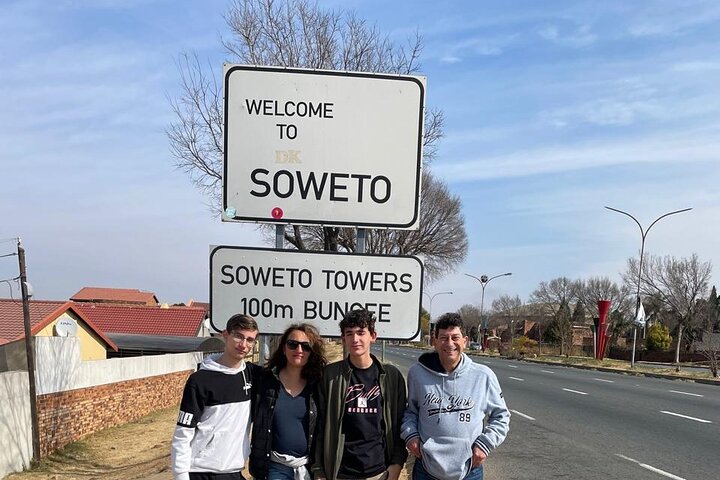 Full-Day Guided Tour of Soweto, Johannesburg and Apartheid Museum