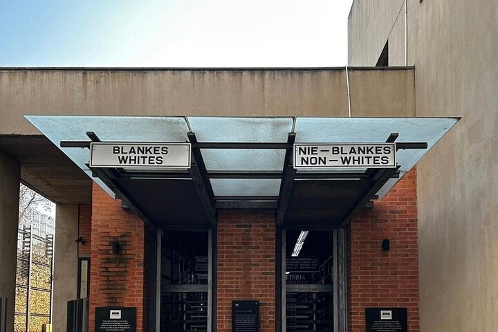 Full-Day Guided Tour of Soweto, Johannesburg and Apartheid Museum