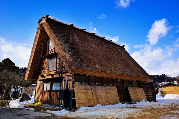 World Heritage Shirakawa-go Perfect Guided Tour from Kanazawa
