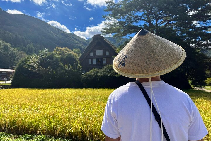 World Heritage Shirakawa-go Perfect Guided Tour from Kanazawa