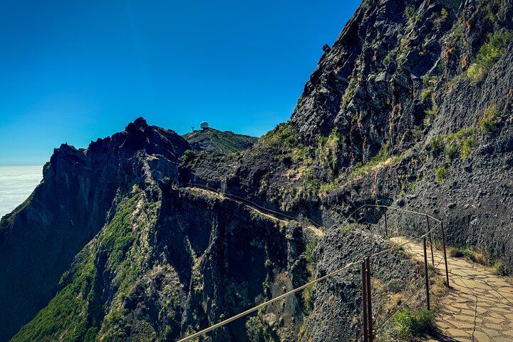 Pico do Areeiro to Pico Ruivo (PR 1) - Hiking Tour in Madeira